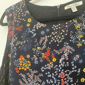 EMMA & OLIVIA - Sleevelss Floral Blouse